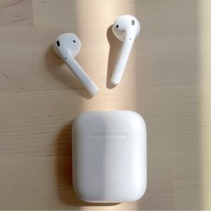Apple AirPods 1st Generation